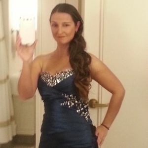 Meet your Posher, Caitlyn